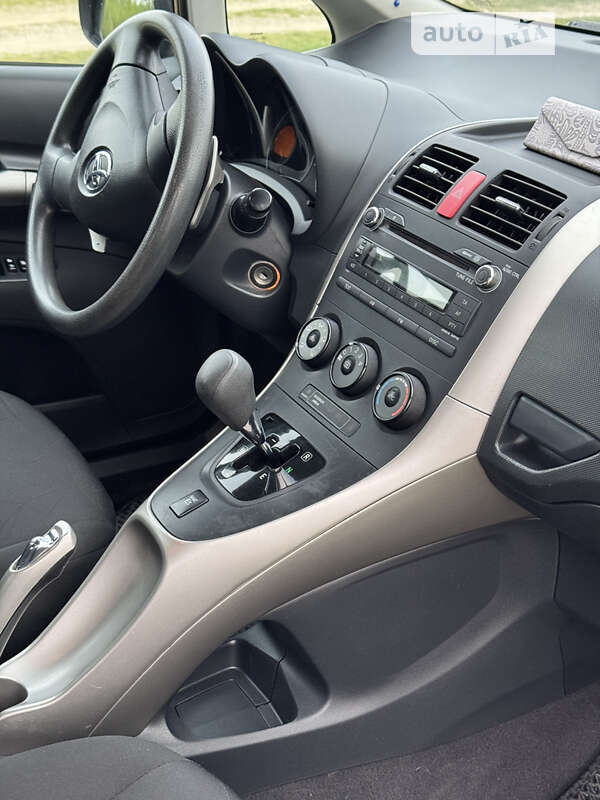 Хетчбек Toyota Auris 2008 в Сумах
