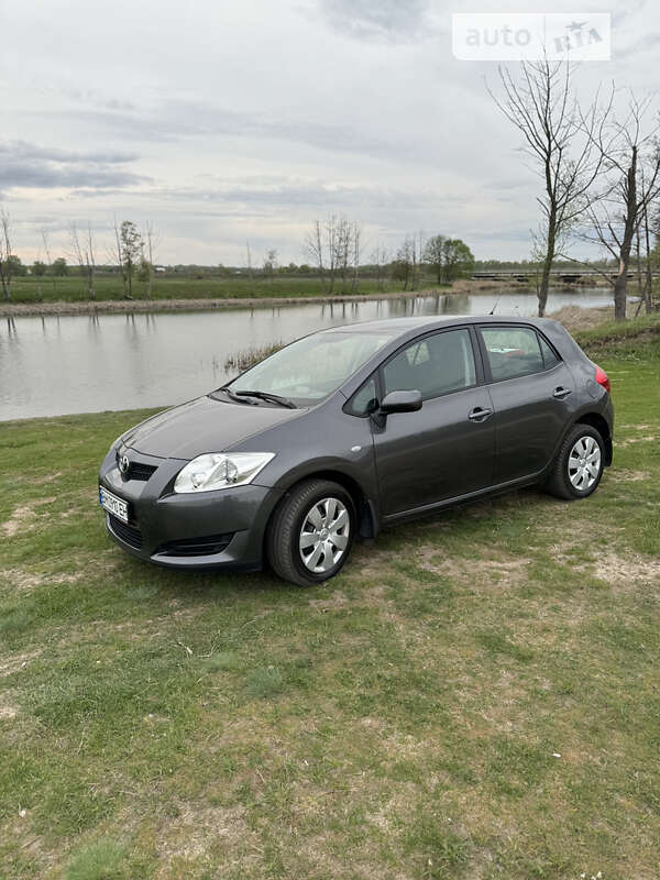 Хетчбек Toyota Auris 2008 в Сумах