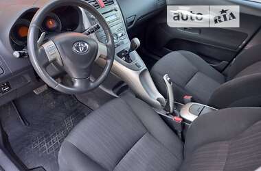 Хэтчбек Toyota Auris 2008 в Кривом Роге