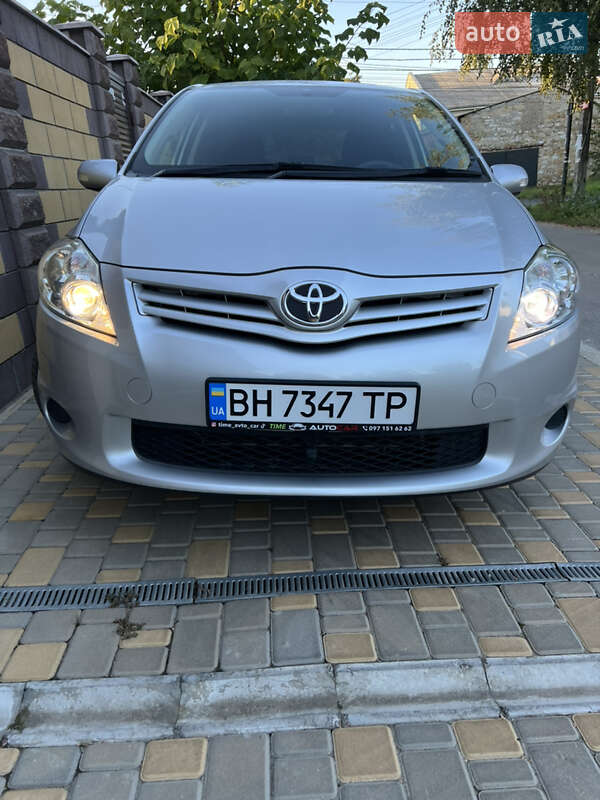 Хетчбек Toyota Auris 2011 в Одесі