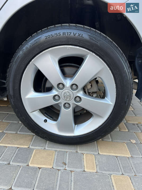 Хетчбек Toyota Auris 2011 в Одесі