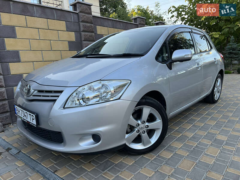 Хетчбек Toyota Auris 2011 в Одесі