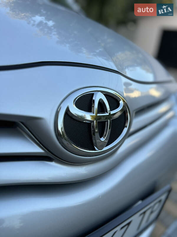 Хетчбек Toyota Auris 2011 в Одесі