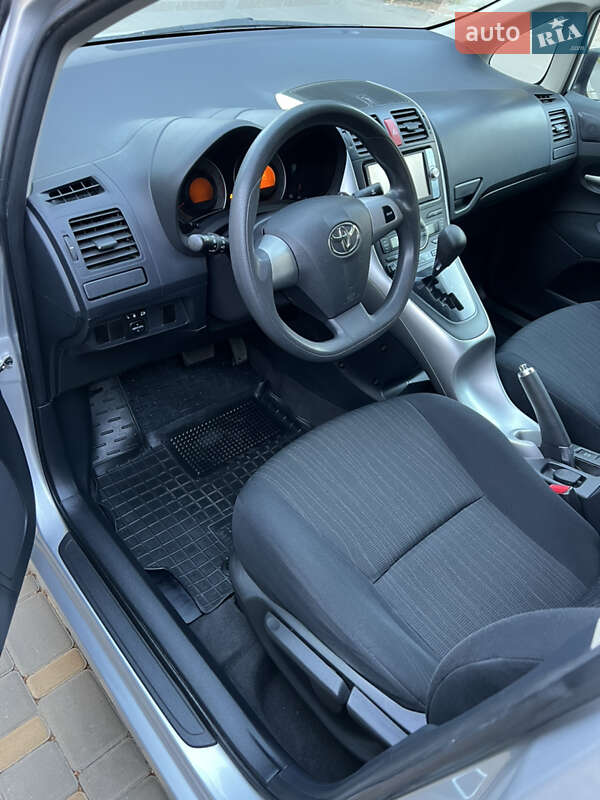 Хетчбек Toyota Auris 2011 в Одесі
