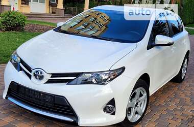 Хэтчбек Toyota Auris 2013 в Киеве