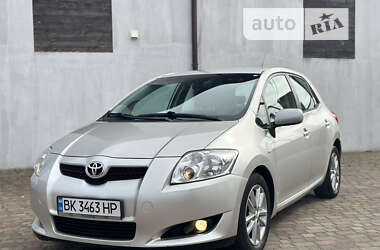 Хэтчбек Toyota Auris 2008 в Ровно