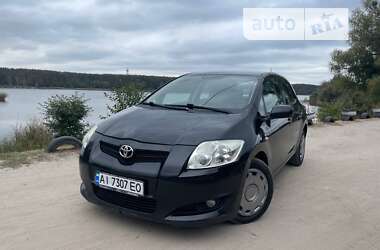 Хэтчбек Toyota Auris 2008 в Киеве