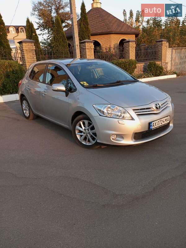 Toyota Auris 2012