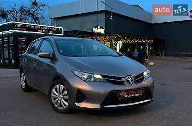 Хэтчбек Toyota Auris 2014 в Полтаве