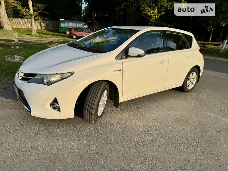 Хетчбек Toyota Auris 2014 в Львові