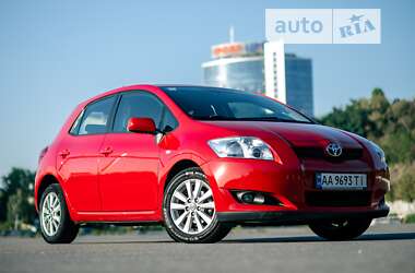 Хэтчбек Toyota Auris 2008 в Киеве