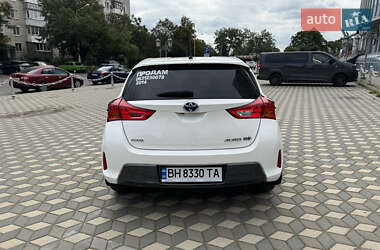 Хэтчбек Toyota Auris 2014 в Черноморске