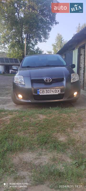 Хэтчбек Toyota Auris 2008 в Ичне