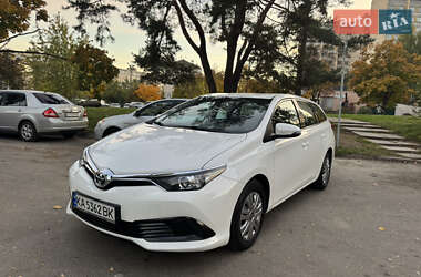 Універсал Toyota Auris 2016 в Києві