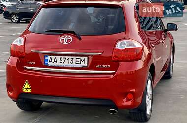 Хетчбек Toyota Auris 2011 в Києві