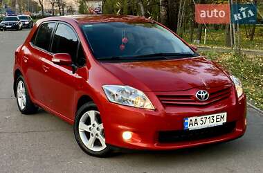 Хетчбек Toyota Auris 2011 в Києві