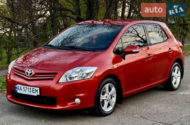 Хетчбек Toyota Auris 2011 в Києві