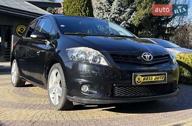 Хэтчбек Toyota Auris 2011 в Львове