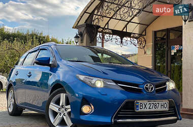 Универсал Toyota Auris 2014 в Каменец-Подольском