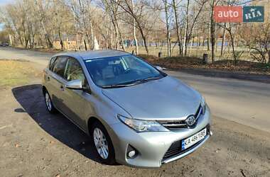 Хетчбек Toyota Auris 2013 в Полтаві