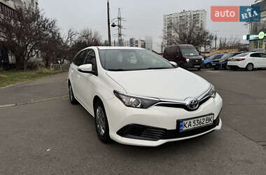 Универсал Toyota Auris 2016 в Киеве