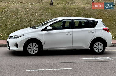 Хэтчбек Toyota Auris 2013 в Киеве