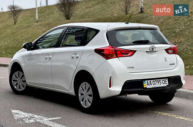 Хэтчбек Toyota Auris 2013 в Киеве