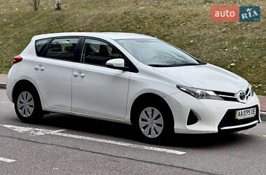 Хэтчбек Toyota Auris 2013 в Киеве