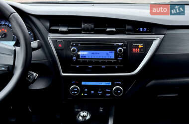 Хэтчбек Toyota Auris 2013 в Киеве