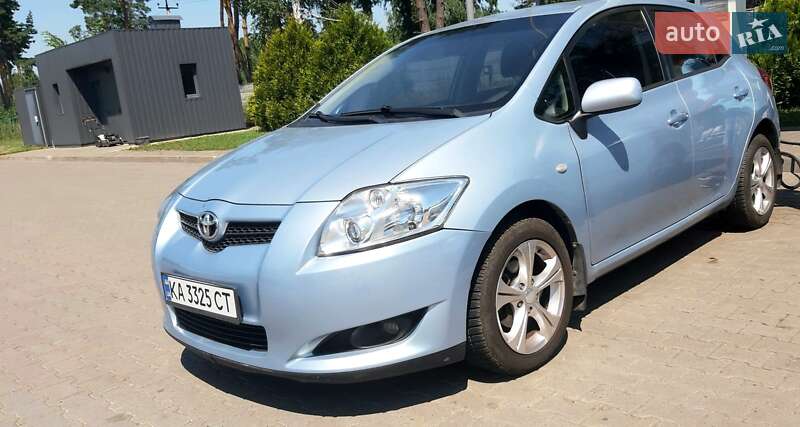 Хэтчбек Toyota Auris 2008 в Житомире