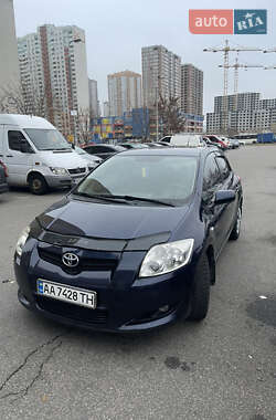 Хэтчбек Toyota Auris 2007 в Киеве