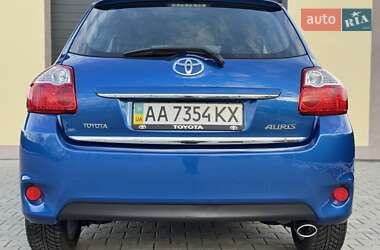 Хетчбек Toyota Auris 2011 в Стрию