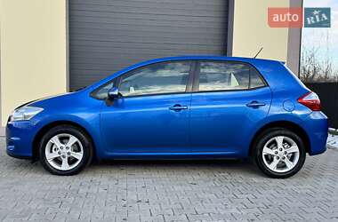 Хетчбек Toyota Auris 2011 в Стрию