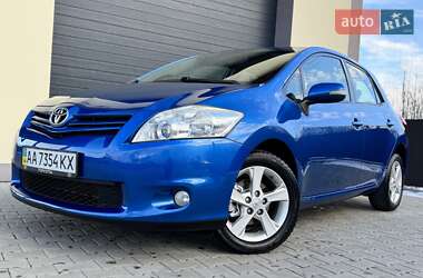 Хетчбек Toyota Auris 2011 в Стрию