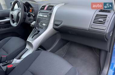 Хетчбек Toyota Auris 2011 в Стрию