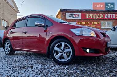 Хэтчбек Toyota Auris 2007 в Смеле