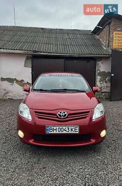 Хетчбек Toyota Auris 2010 в Балті