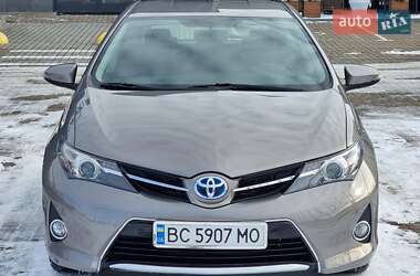 Хетчбек Toyota Auris 2013 в 
