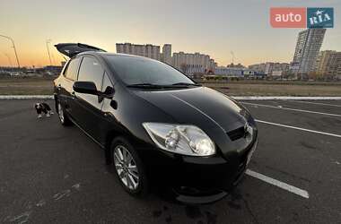 Хэтчбек Toyota Auris 2008 в Киеве