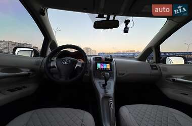 Хэтчбек Toyota Auris 2008 в Киеве