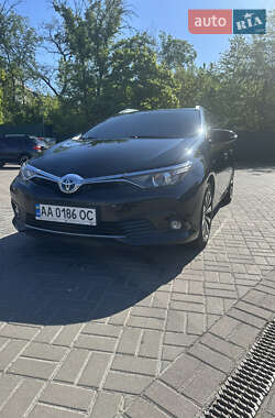 Универсал Toyota Auris 2015 в 