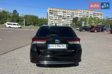 Универсал Toyota Auris 2015 в 