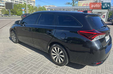 Универсал Toyota Auris 2015 в 