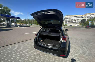 Универсал Toyota Auris 2015 в 
