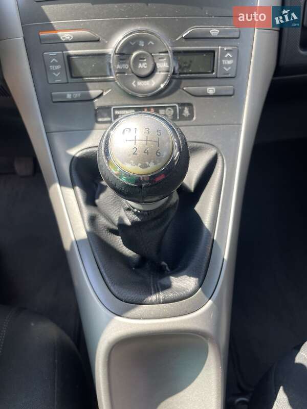 Хетчбек Toyota Auris 2007 в Рівному