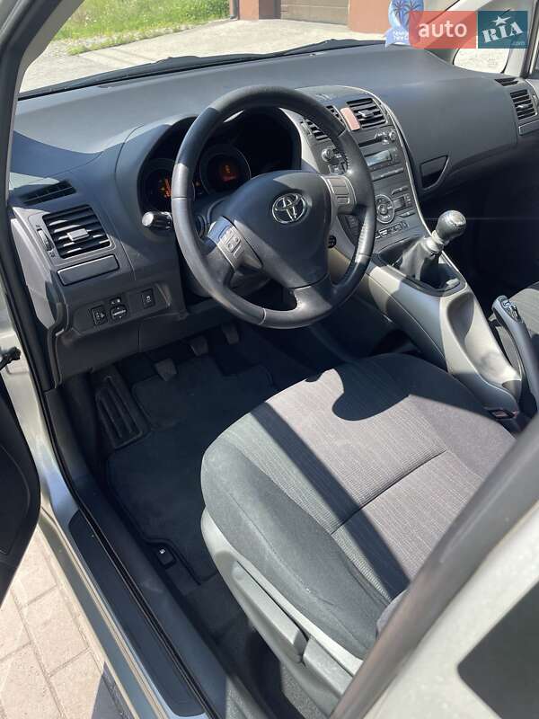 Хетчбек Toyota Auris 2007 в Рівному