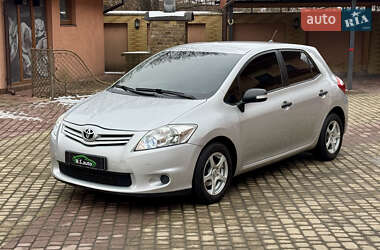 Хетчбек Toyota Auris 2011 в Мукачевому