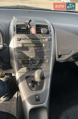 Хэтчбек Toyota Auris 2008 в 