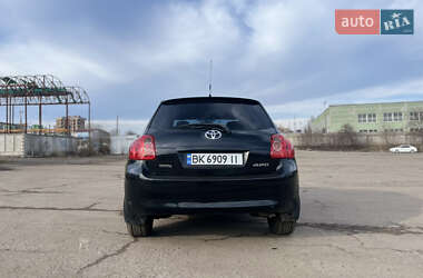 Хэтчбек Toyota Auris 2008 в 
