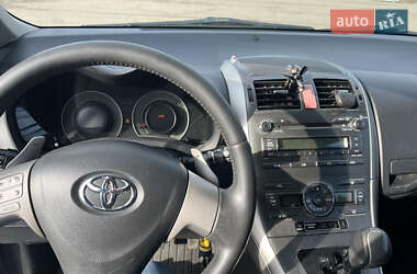 Хэтчбек Toyota Auris 2008 в 